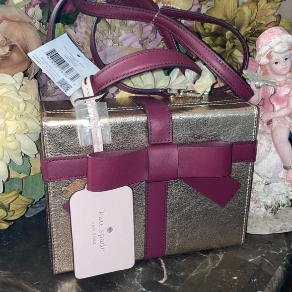 NWT Kate Spade Wrapping Party Gift Box Crossbody Bag Glittering Rose Meta $359 - Picture 1 of 12